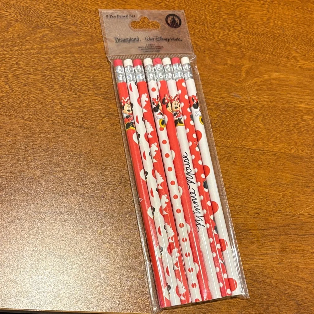 Disney Minnie Mouse Red and White Party Pencils set of 8 bnwt